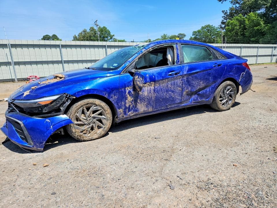 2024 HYUNDAI ELANTRA SEL - 1