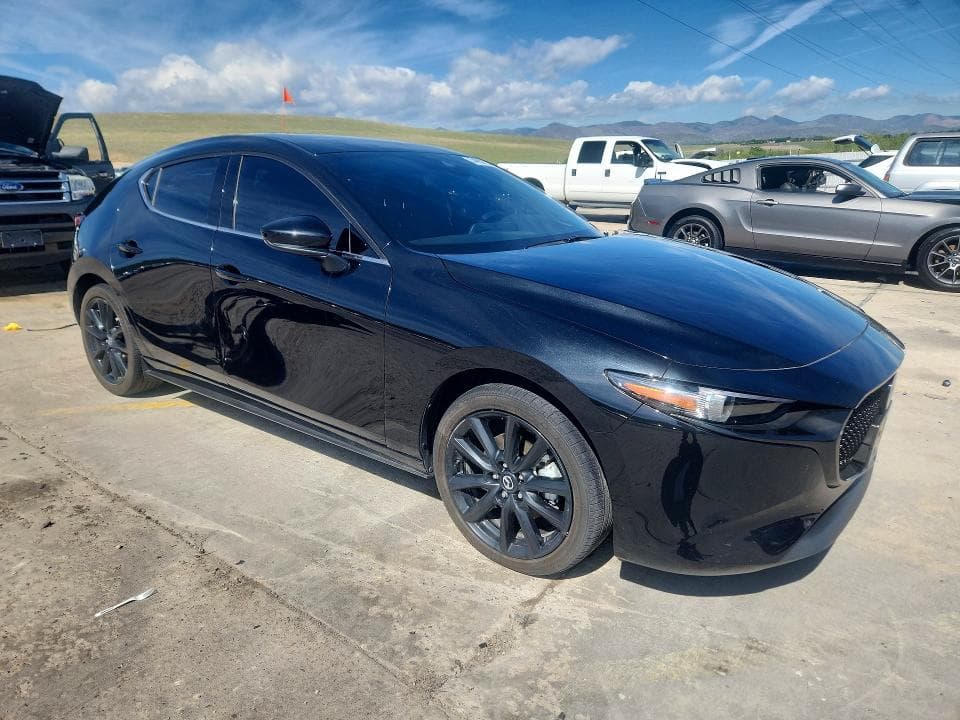 2023 MAZDA 3 PREMIUM 4