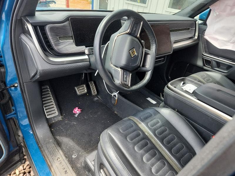 2023 RIVIAN R1T ADVENTURE 8