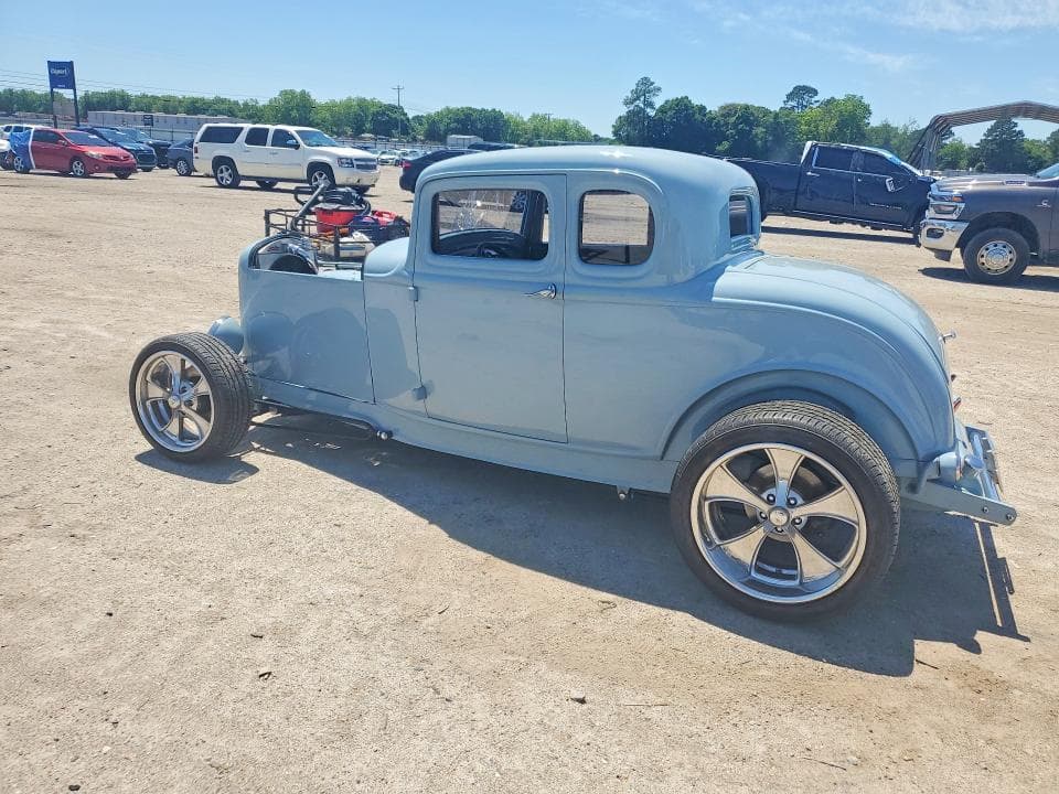 1932 FORD MODEL B 2