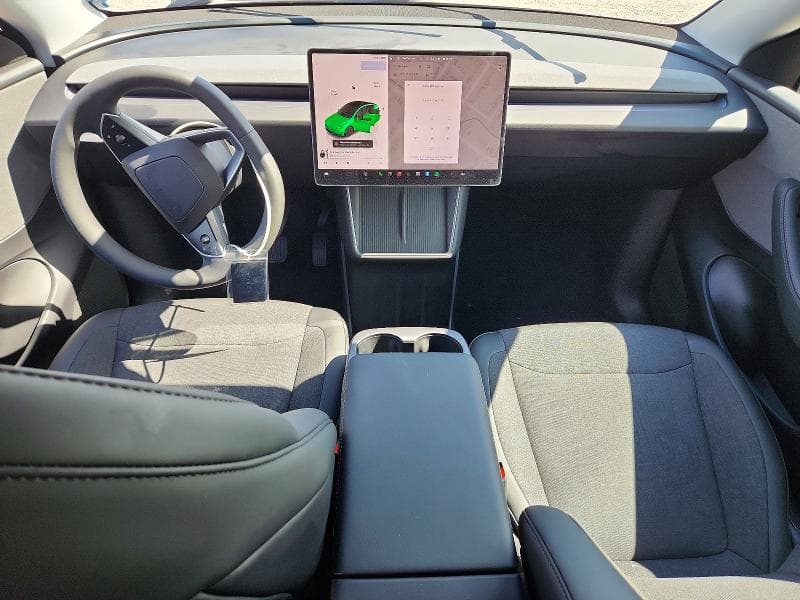 2026 TESLA MODEL Y 8