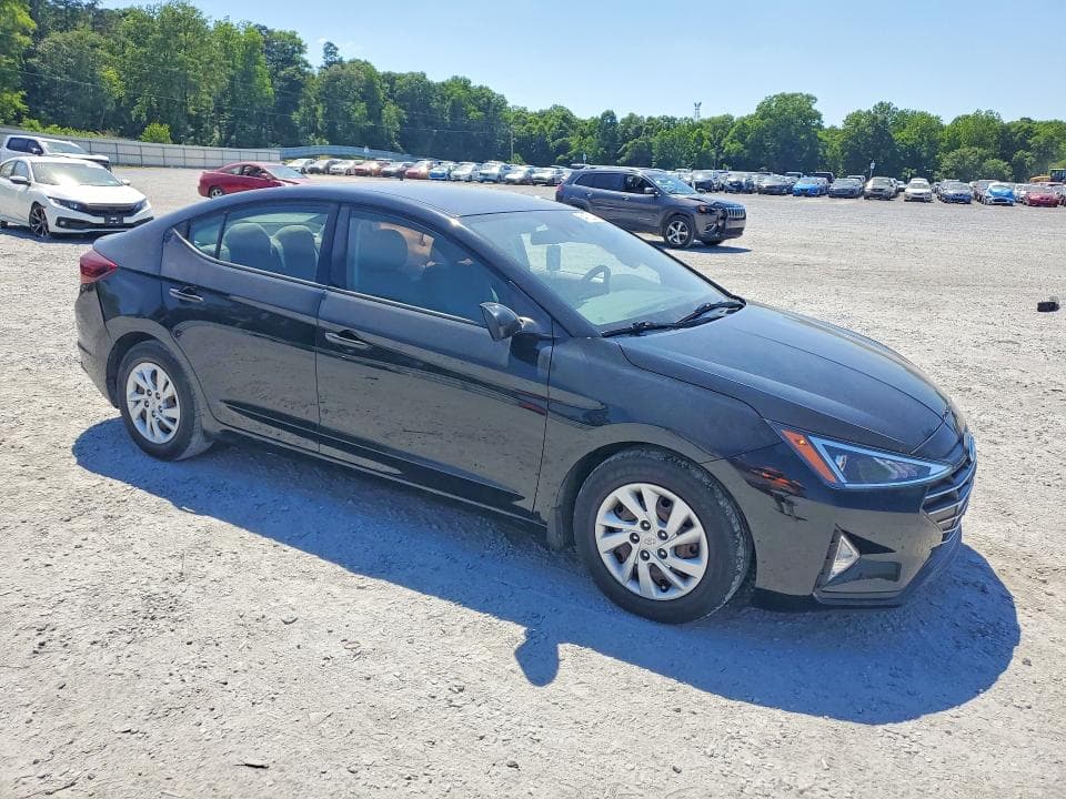 2020 HYUNDAI ELANTRA SE 4