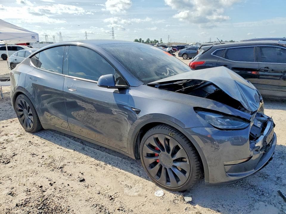 2023 TESLA MODEL Y 4