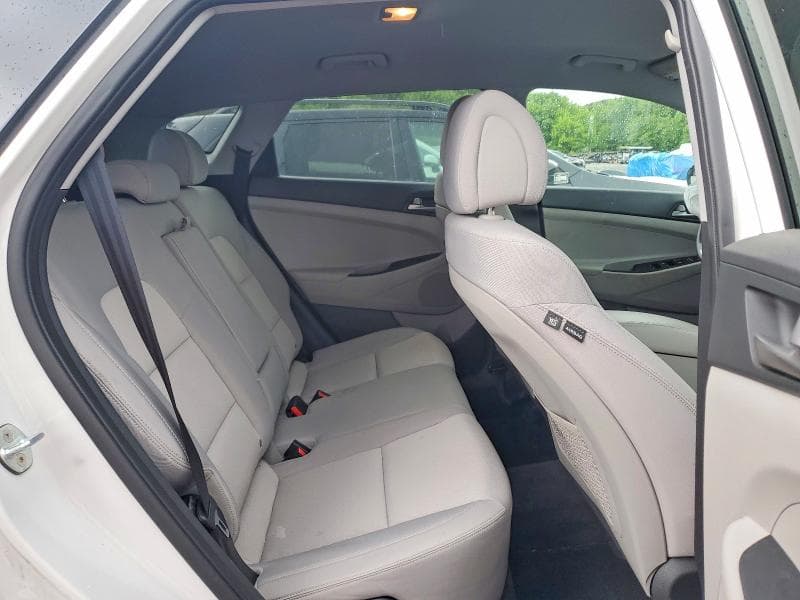 2018 HYUNDAI TUCSON SE 11