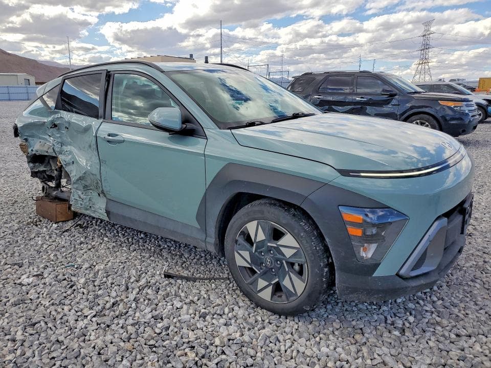 2024 HYUNDAI KONA SEL 4