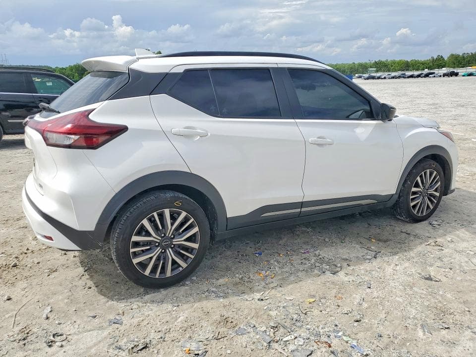 2022 NISSAN KICKS SR 3
