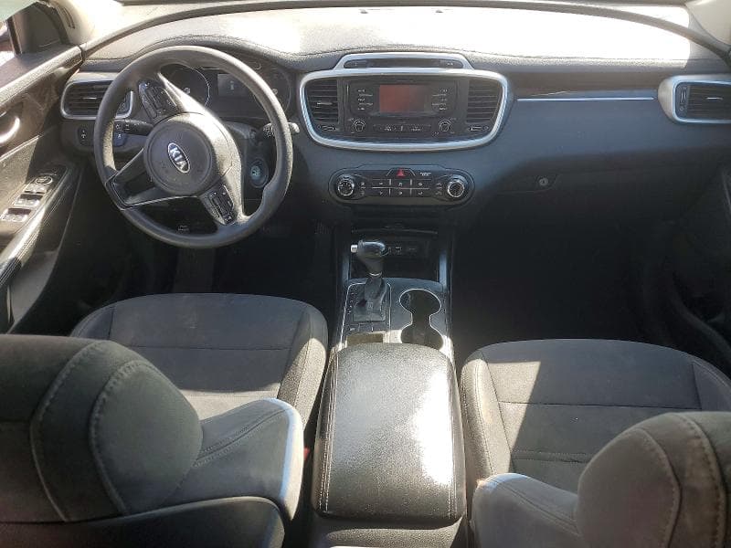 2017 KIA SORENTO LX 8