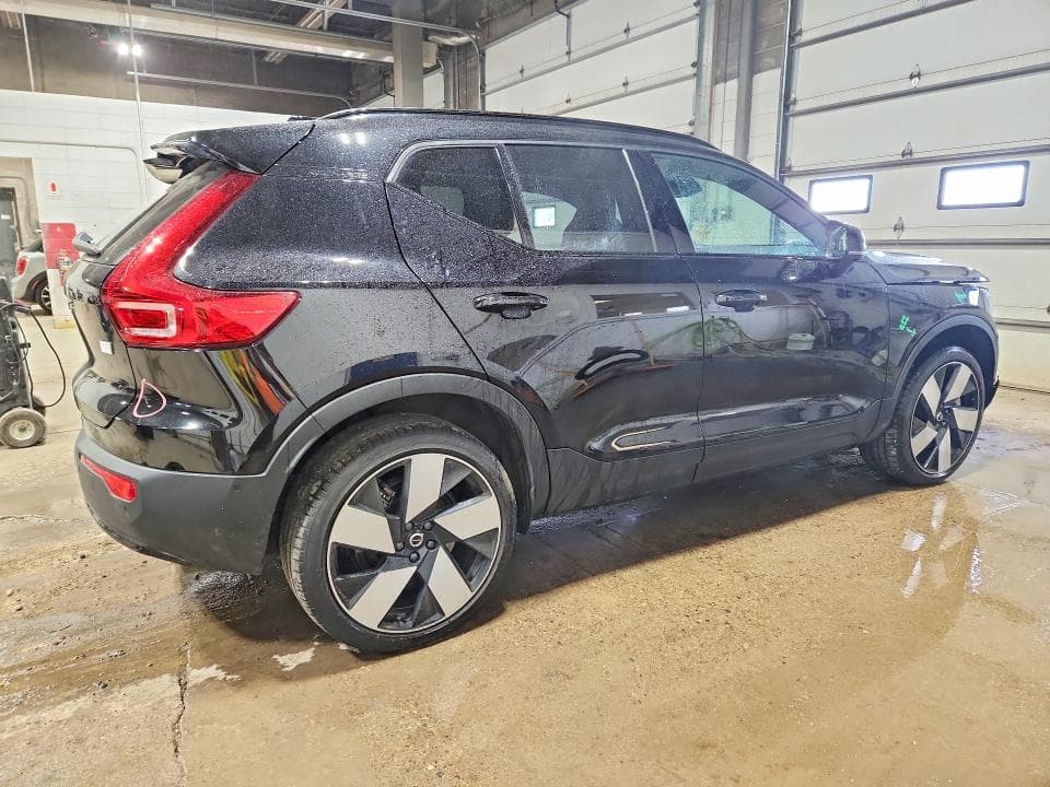 2023 VOLVO XC40 RECHARGE ULTIMATE 3