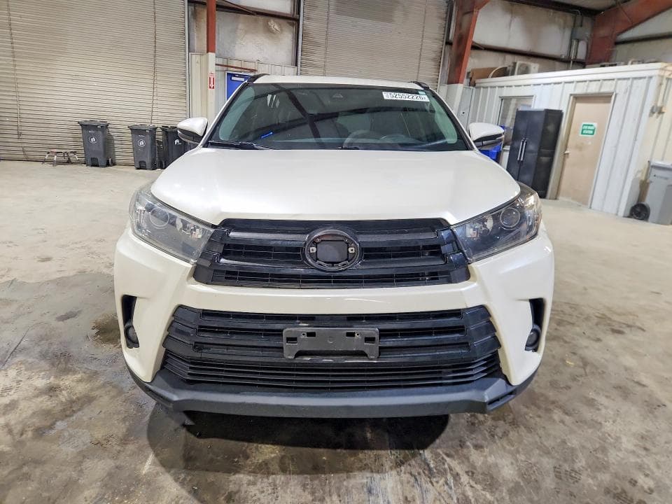 2019 TOYOTA HIGHLANDER SE 5