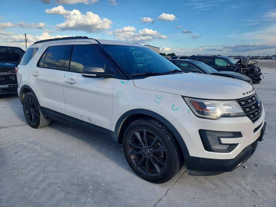 2017 FORD EXPLORER XLT 4