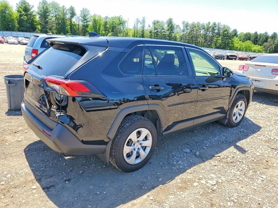 2022 TOYOTA RAV4 LE 3