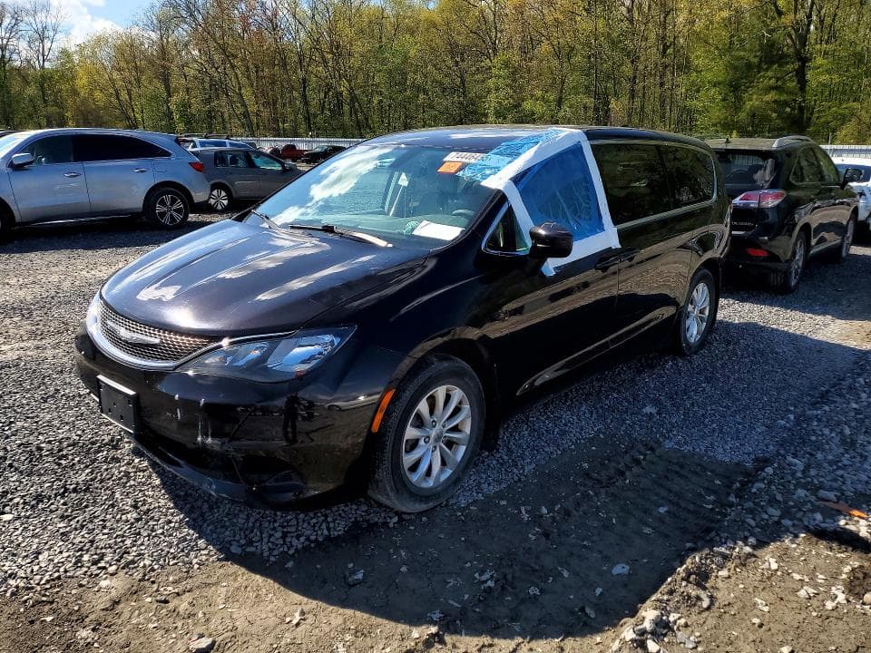 2017 CHRYSLER PACIFICA TOURING - 1