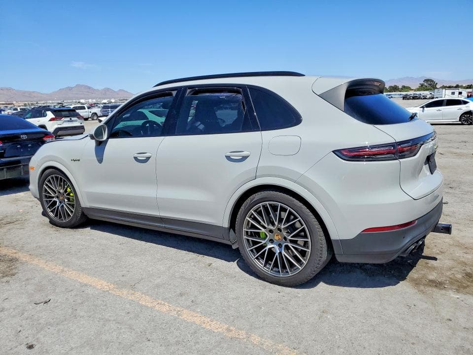 2023 PORSCHE CAYENNE E-HYBRID 2