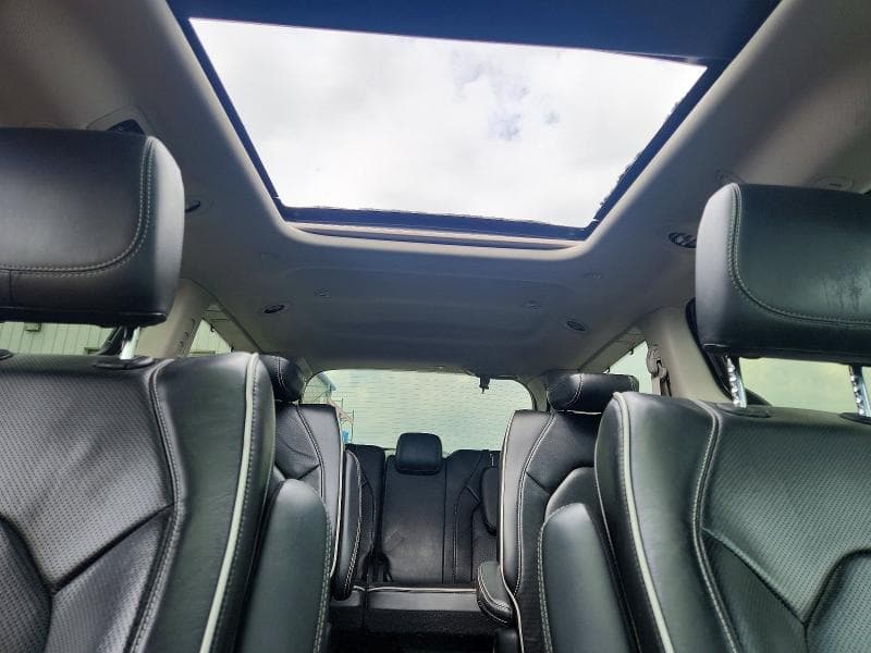 2023 CHRYSLER PACIFICA LIMITED 10