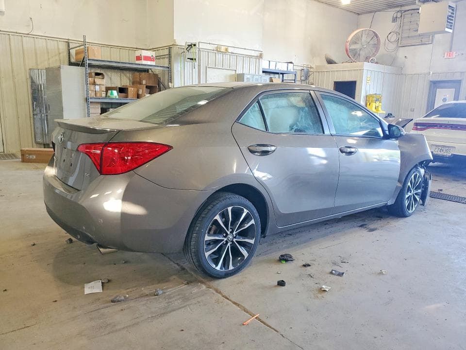 2019 TOYOTA COROLLA SE 3