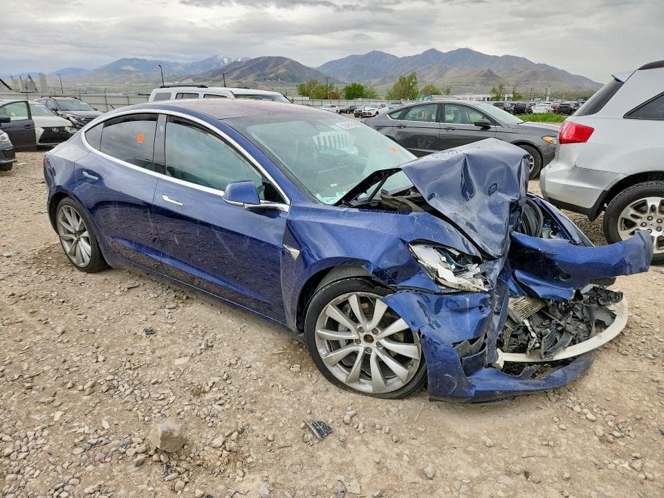 2018 TESLA MODEL 3 4