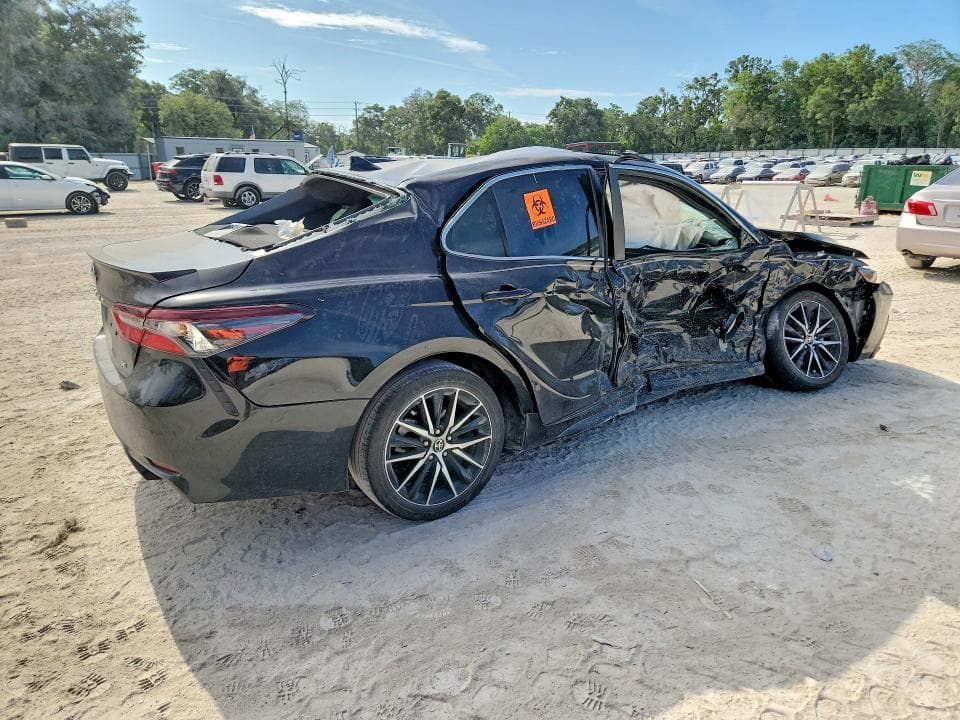2024 TOYOTA CAMRY SE 3