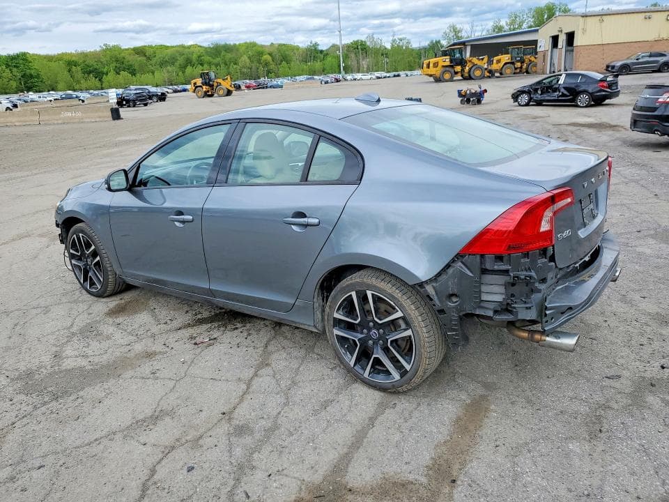 2017 VOLVO S60 DYNAMIC 2