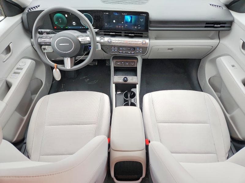 2025 HYUNDAI KONA SE 8