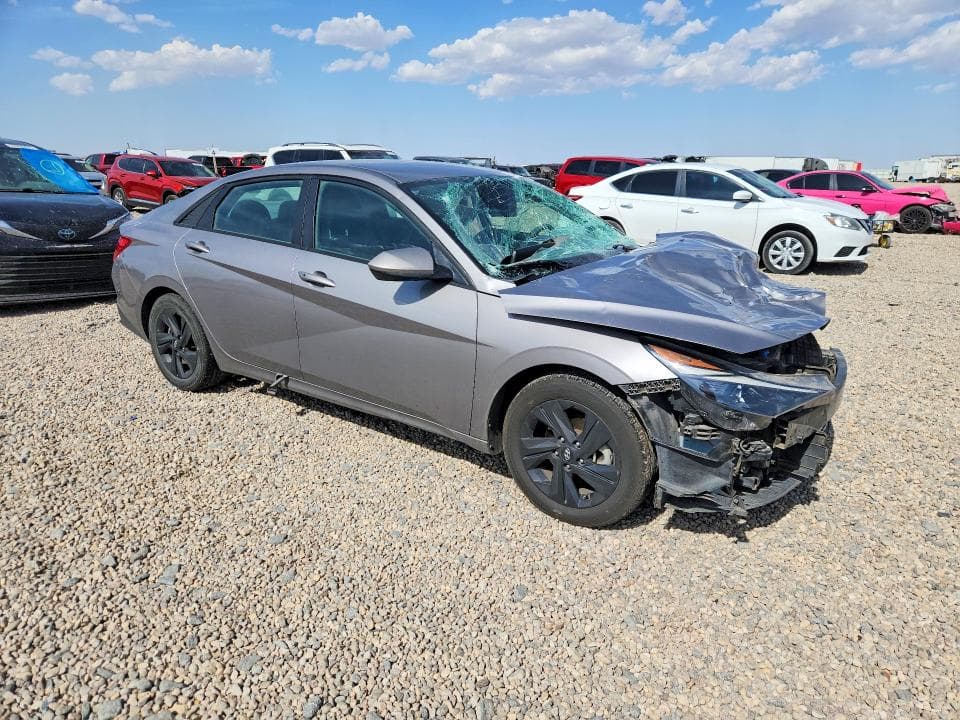 2022 HYUNDAI ELANTRA SEL 4