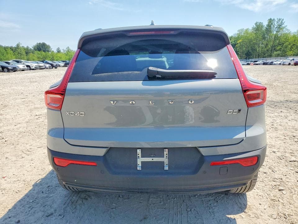 2026 VOLVO XC40 PLUS 6