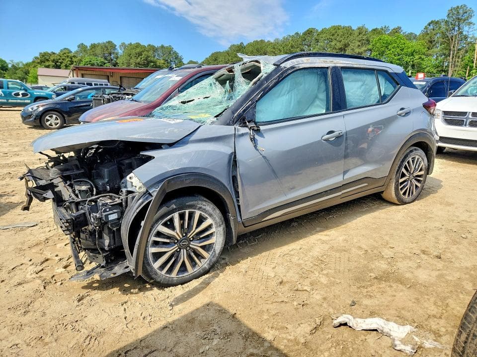 2023 NISSAN KICKS SR - 1