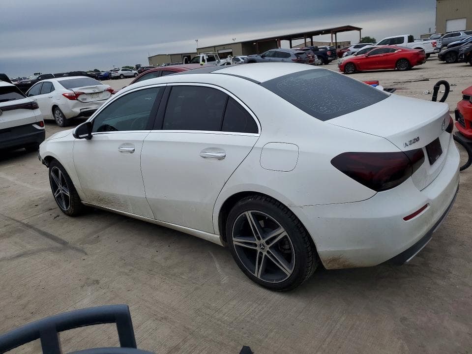 2019 MERCEDES-BENZ A 220 2