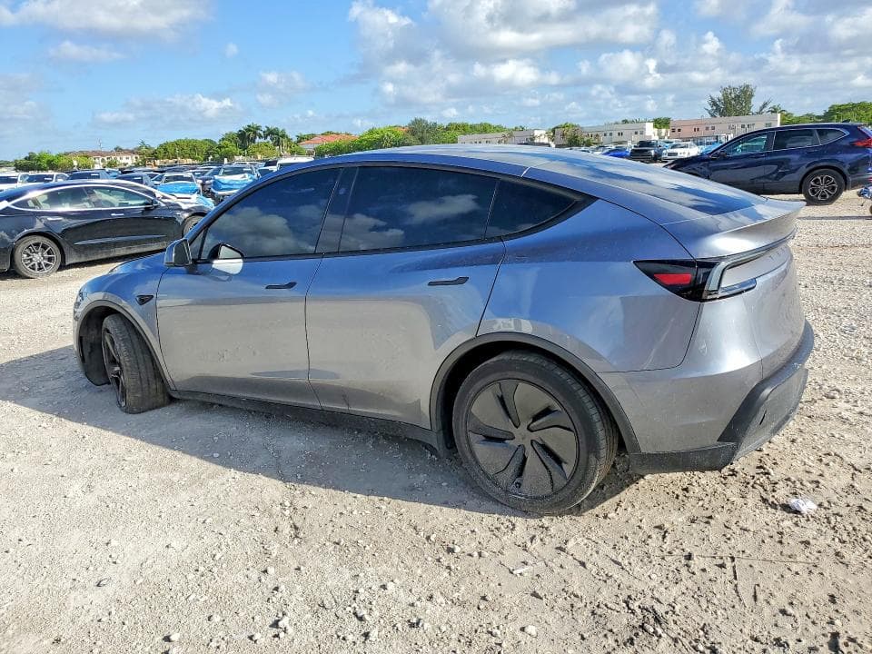 2026 TESLA MODEL Y 2