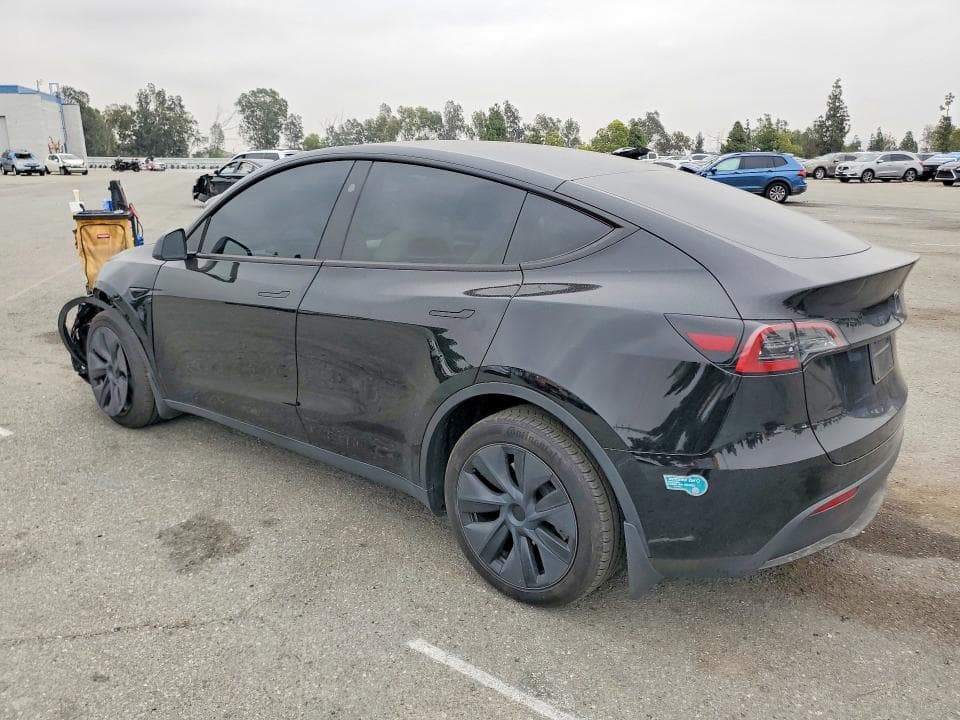 2024 TESLA MODEL Y 2