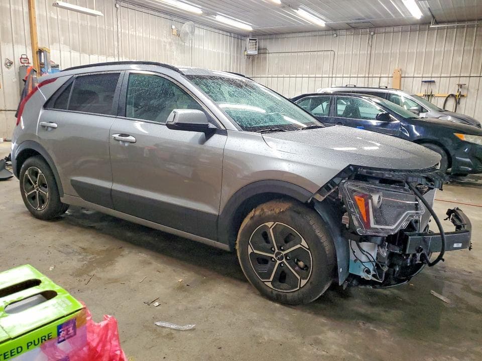 2025 KIA NIRO EX 4