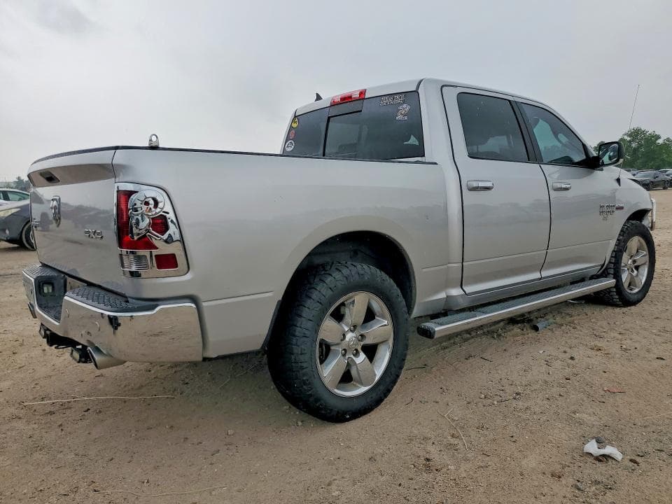 2017 RAM 1500 SLT 3