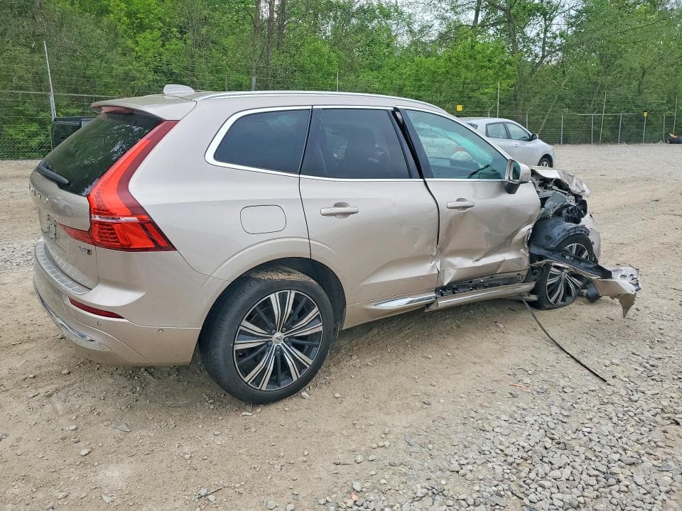 2023 VOLVO XC60 PLUS 3