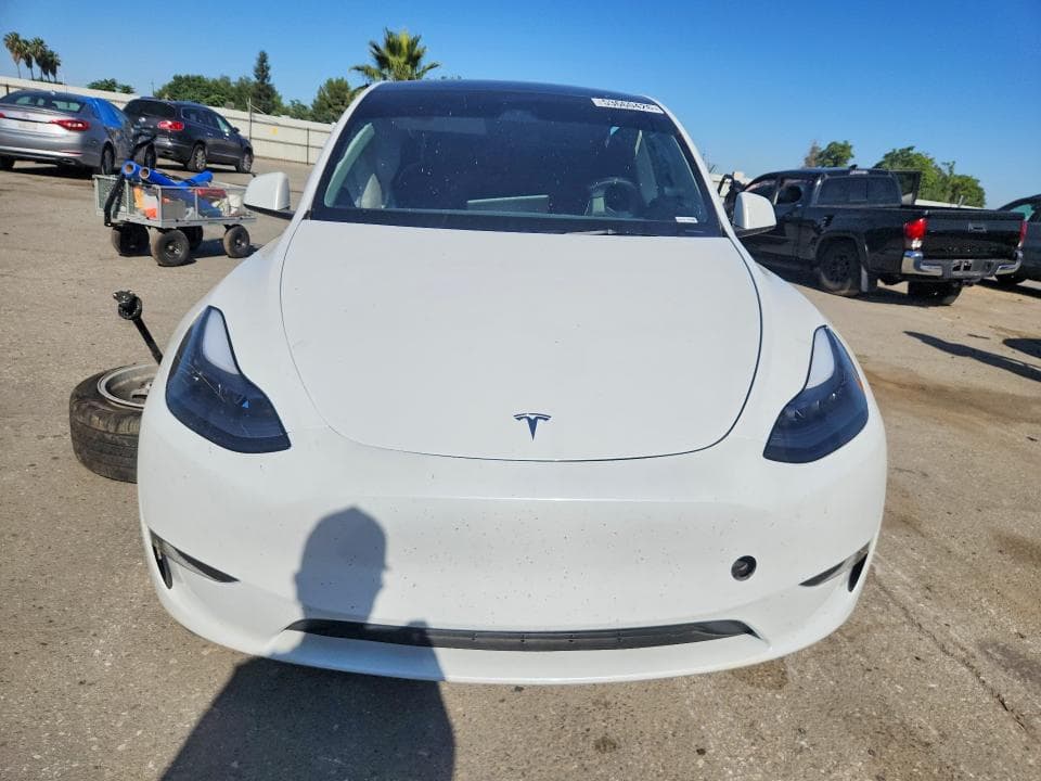 2024 TESLA MODEL Y 5