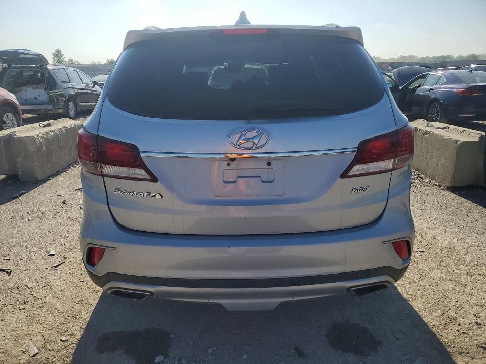 2017 HYUNDAI SANTA FE SE 6