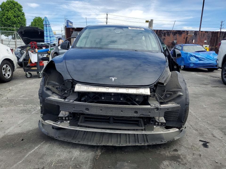 2024 TESLA MODEL Y 5