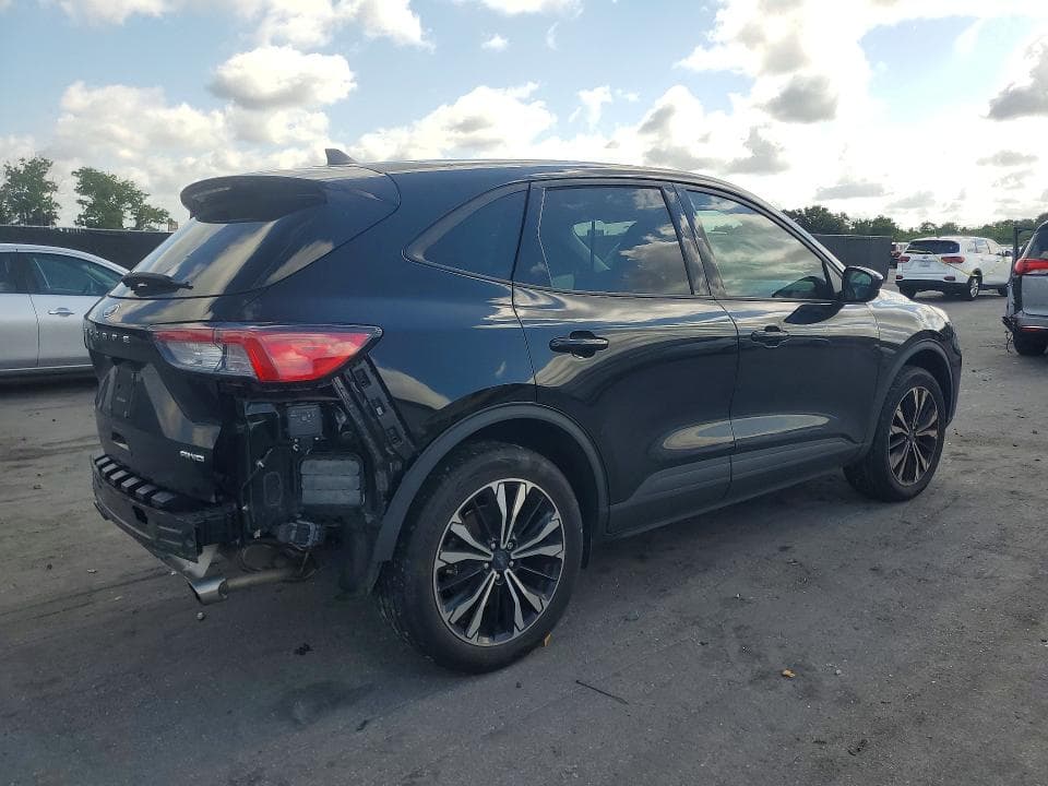 2022 FORD ESCAPE SE 3