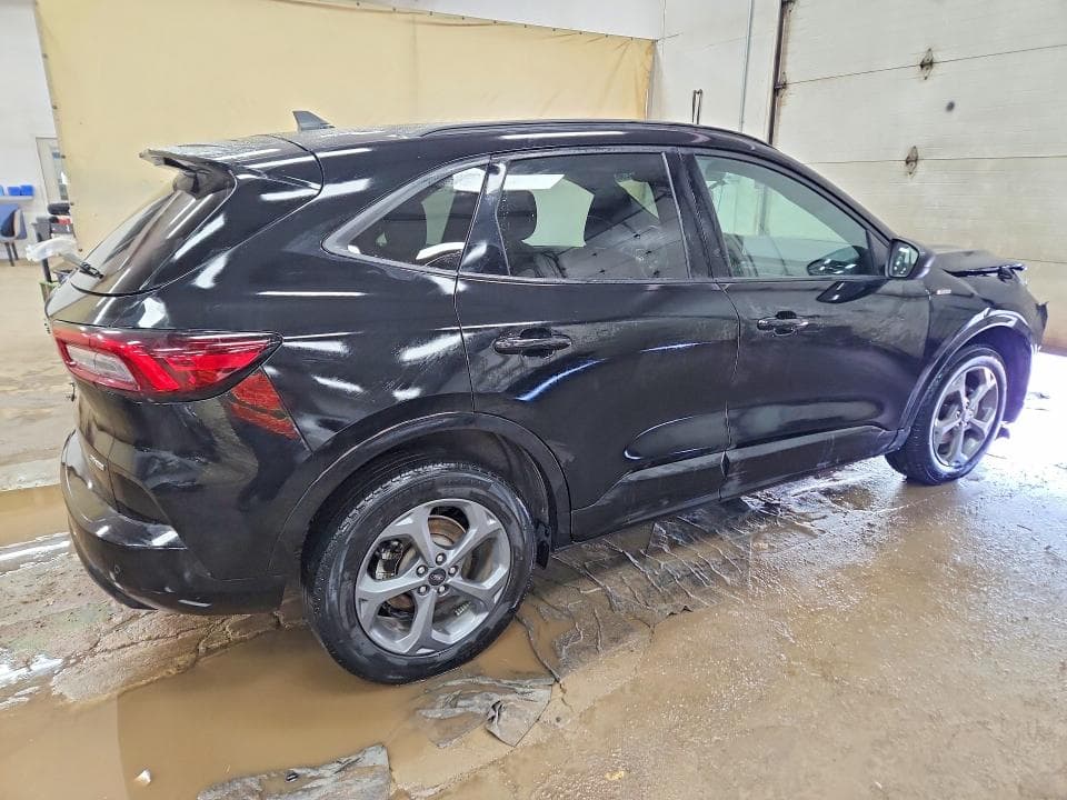 2023 FORD ESCAPE ST LINE 3