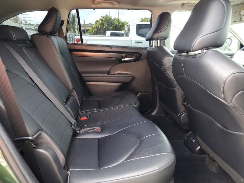 2023 TOYOTA HIGHLANDER XLE 10
