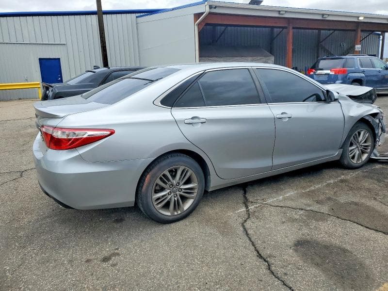 2017 TOYOTA CAMRY SE 3