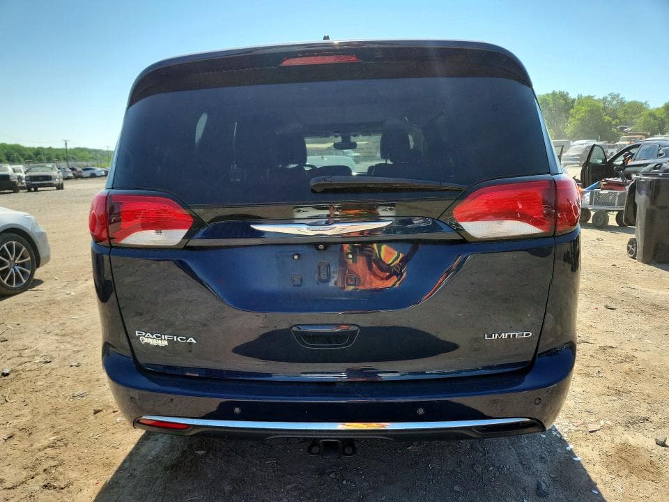 2017 CHRYSLER PACIFICA LIMITED 6