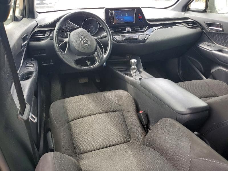 2018 TOYOTA C-HR XLE 8