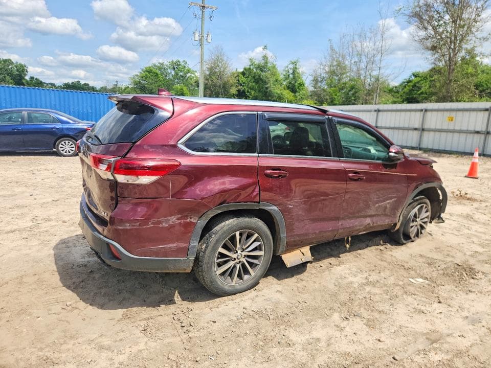 2017 TOYOTA HIGHLANDER XLE 3
