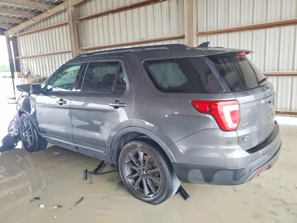 2017 FORD EXPLORER XLT 2