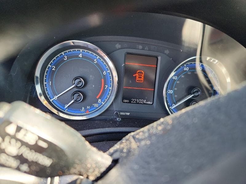 2019 TOYOTA COROLLA LE 9