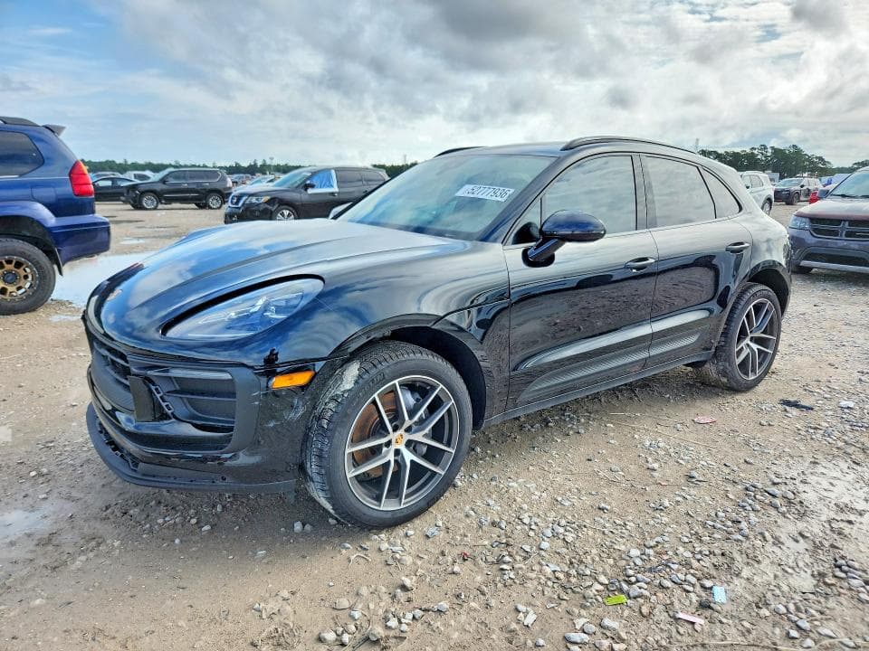 2025 PORSCHE MACAN BASE - 1