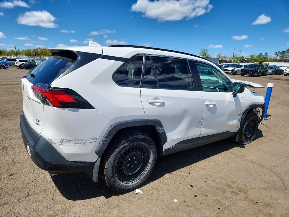 2020 TOYOTA RAV4 LE 3