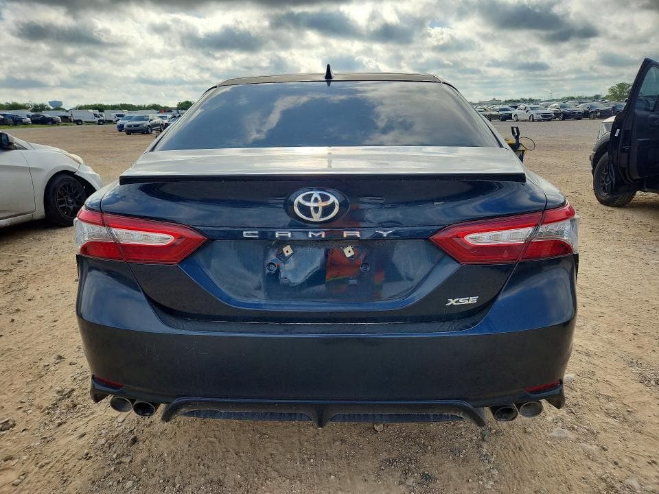 2019 TOYOTA CAMRY XSE 6