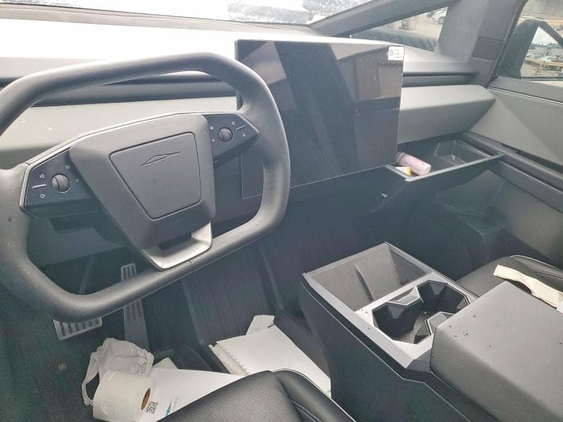 2025 TESLA CYBERTRUCK 9