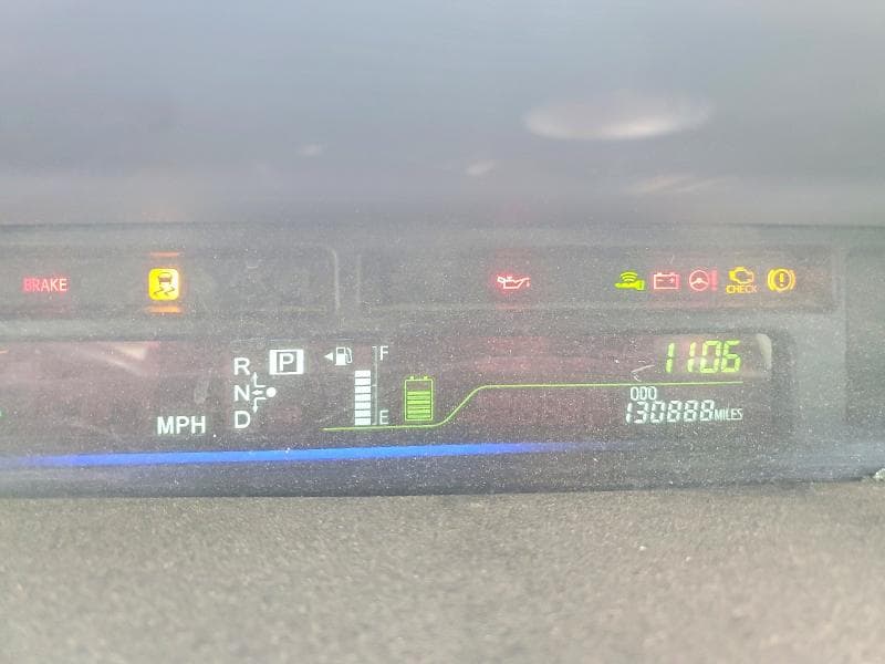 2017 TOYOTA PRIUS V TWO 9
