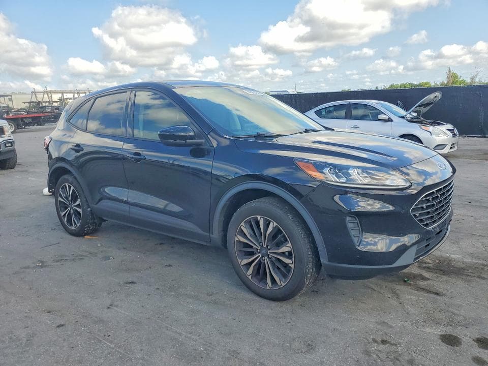 2022 FORD ESCAPE SE 4